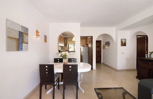 Carvoeiro Apartment | Apartment 'T2 Carvoeiro' with Shared Pool, Wi-Fi and Air Conditioning