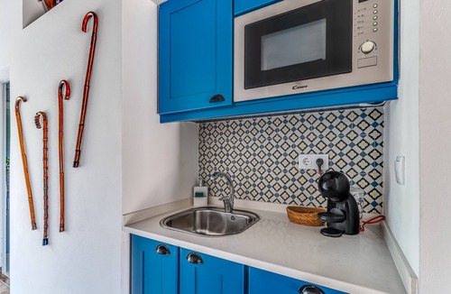 Grandola Apartment | Apartment 'Ti Joaquim - Suite Deluxe' with Shared Pool, Wi-Fi and Air Conditioning