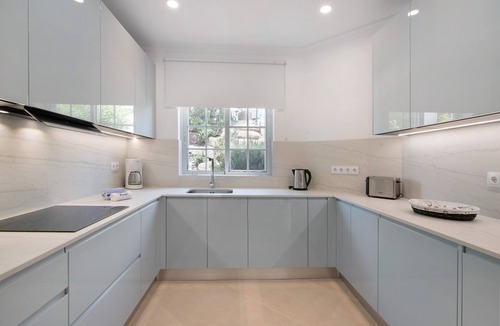 Vale do Lobo Apartment | Apartment 'Valerie' with Private Pool, Wi-Fi, and Air Conditioning