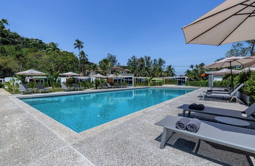 Cherngtalay Cabin | Apple House Phuket Beach Pool Cozy 1-BR Prime Choeng Thale Central Convenient