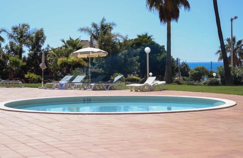 Gale Apartment | Apt Galé Mar 11 by Algarve Villa Holidays