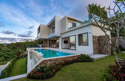 Bophut Hills House | architect-designed 4-bedroom sea view pool villa in Bophut Hills with 13.5m infinity pool