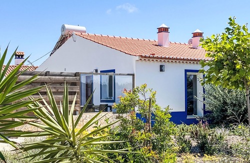 Cabeco de Aguia House | auf dem Lande in der Nähe des Strandes by Interhome