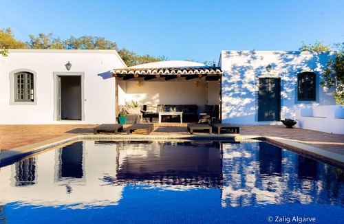 Quinta das Raposeiras Villa | Authentic big quinta with swimming pool on large grounds.