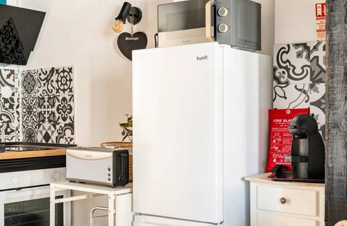 Beato Apartment | BBQ, Easy Parking & near Tejo, Lisbon Garden Stays