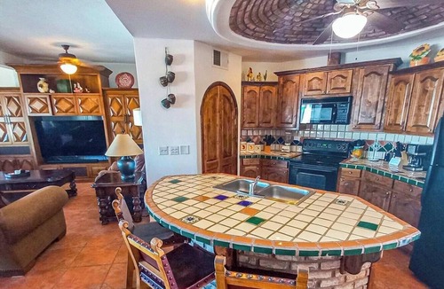 Centro Villa | Beachfront Villa Sleeps 10 in Cholla Bay