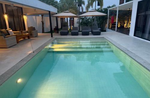 Rawai Villa | Beautiful private 4 bedroom villa with pool and gym