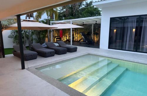 Rawai Villa | Beautiful private 4 bedroom villa with pool and gym