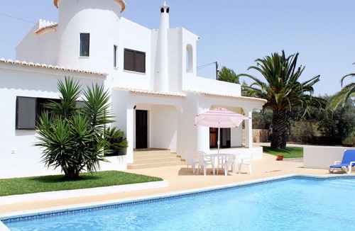 Poco Partido House | Beautiful private villa for 6 people with WIFI, private pool, TV and terrace