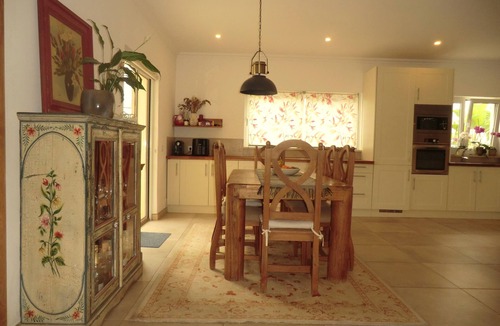 Albardeira Villa | Beautiful villa near Meia Praia, Lagos with solar heated pool & lots of space