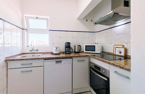 Vale de Centianes Apartment | Blue Horizon Apartment with a Beautiful Ocean View