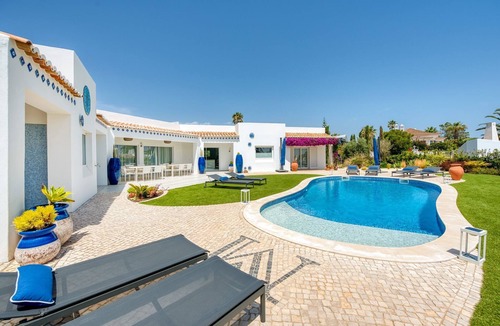 Mato Serrao Villa | Blueberry Breeze - Four Bedroom Villa, Sleeps 8