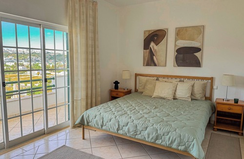 Albufeira Villa | BnB Homes Villa Verde with 4 bedrooms Pool, Marina View, BBQ & Landscape garden