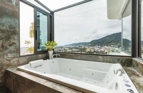 Patong Villa | "BS Villa", 5BR, Seaview, 5 min to Patong Beach