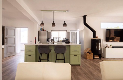 Chinicato Villa | Casa Bangers 4 bedroom 4 bathrooms, Jacuzzi, Pool, Ping Pong and Outside Kitchen