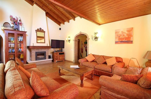 Carvoeiro Villa | Casa Bruella - Walk to beach, Pool, WiFi and BBQ in Carvoeiro