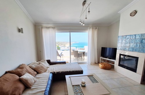 Salema House | Casa Calma, townhouse with ocean view in Salema