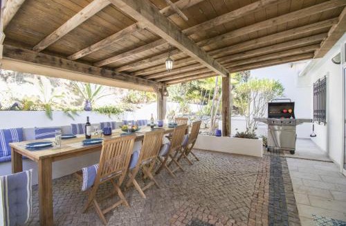 Sao Bras de Alportel Villa | Casa Caribe by Algarve Holidays