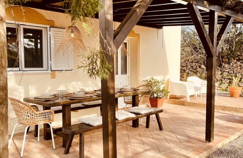 Olhao Villa | Casa Colinas Roxas is about 20 minutes drive from the old,cosy harbour town Faro