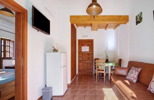 Pedra Arrancada Apartment | Casa de Campo Vale do Asno-Room 'Suíte' with Shared Pool, Wi-Fi and Air Conditioning