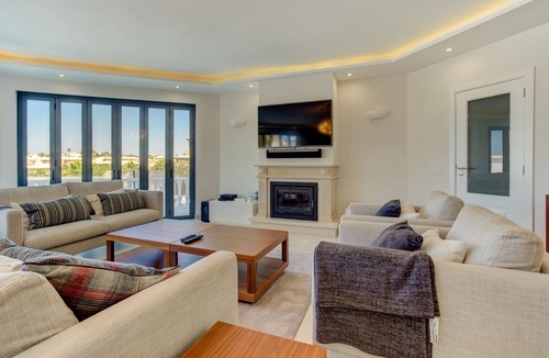 Mato Serrao Villa | Casa do Sol - 4 bedroom luxury villa with pool, BBQ area & sea views, Carvoeiro