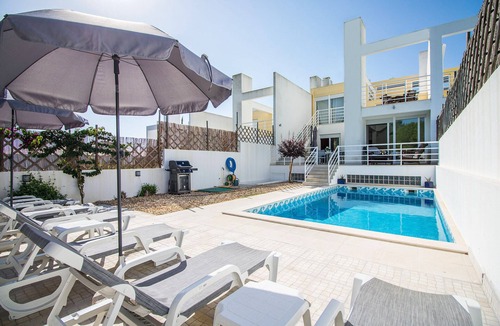 Vale do Garrao Ski Chalet | Casa Granada | 4 Bedrooms | Private Pool | Varandas do Lago