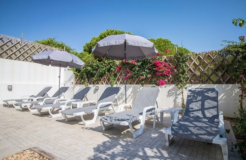 Vale do Garrao Ski Chalet | Casa Granada | 4 Bedrooms | Private Pool | Varandas do Lago