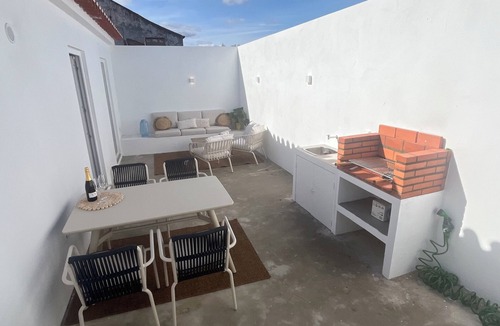 Sao Martinho House | Casa Palma with pool - Scandi decor - Portuguese atmosphere