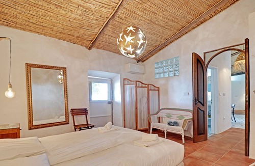 Gorjoes Villa | Casa Pedra 2 Bedroom Country House