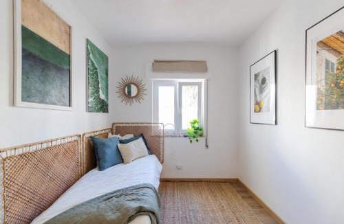 Burgau Apartment | Casa Phoebe - NEW Renovated Burgau Apartment Sleeps 5 - Beach 1 min