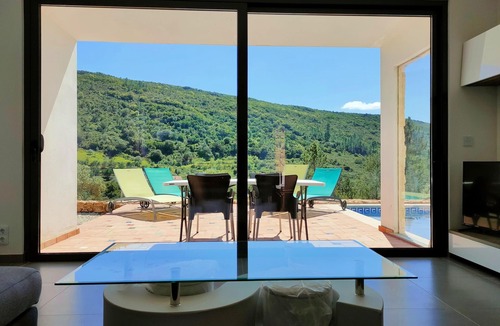 Silves Villa | Casa Bananeira Villa 4P en baby with private pool in a natural setting.
