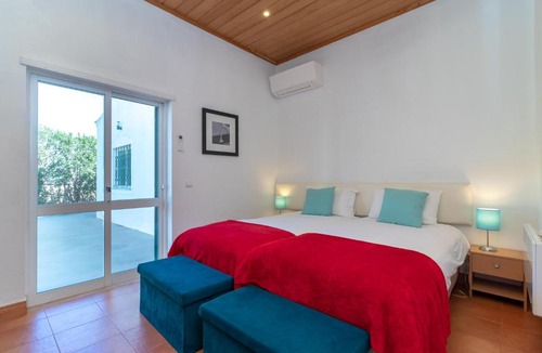 Lagoa e Carvoeiro Villa | Casa Rainha Near Carvoeiro pool BBQ