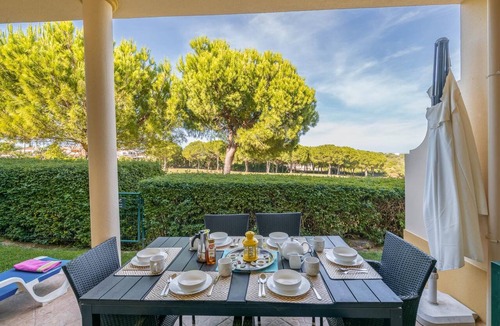 Lagos House | Casa Sorriso, set in Boavista Golf Resort