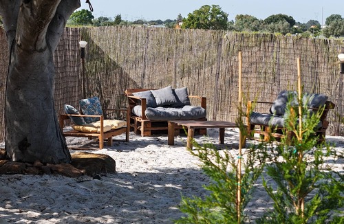 Palmela Cottage | Casa Verdelho – Retreat Among Vineyards with Lounge, Playground, and Shared Pool