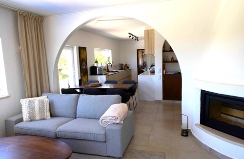 Estombar Villa | Casa Vista Alegre | professionally cleaned | 3-bedroom villa | swimming pool | close to Carvoeiro and amenities