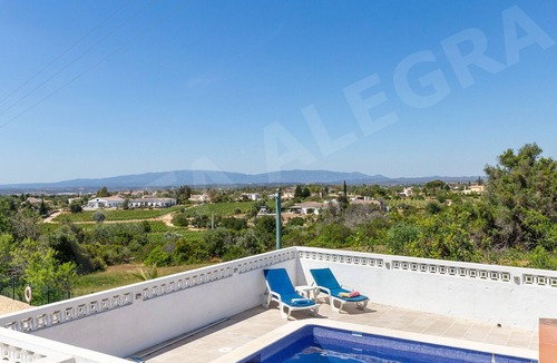 Estombar Villa | Casa Vista Alegre | professionally cleaned | 3-bedroom villa | swimming pool | close to Carvoeiro and amenities
