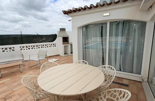 Santo Estevao House | Casa Yolanda
