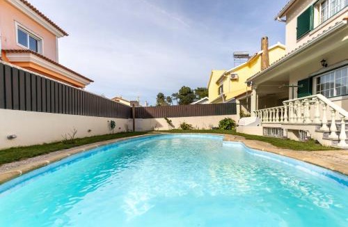 Corroios Villa | Casa Ze da Cotta Marisol