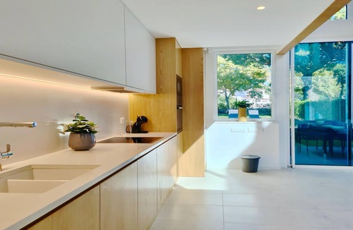 Quarteira Villa | Central U Miya, Cleverdetails244, Sleeps 4 adults and 2 children