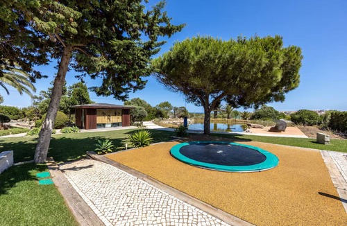 Sagres Villa | Cercado Luxury Villa - Swimming Pool, Tennis and Lots of Sun