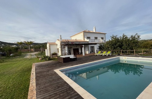 Santa Barbara de Nexe Villa | Charming Villa with pool close to Faro Portugal