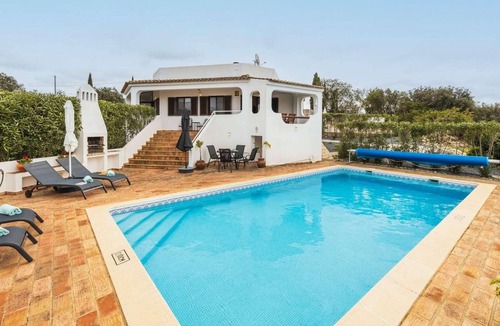 Gorjoes Villa | Charming 2 bed villa, short drive from Sao Bras