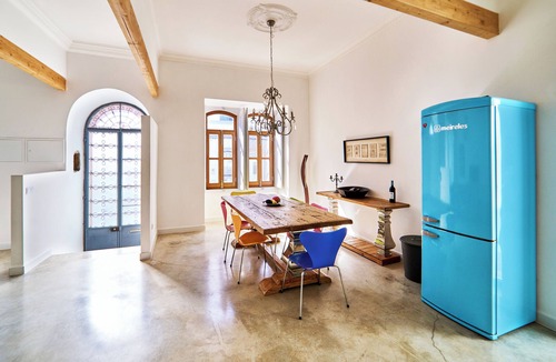 Sao Pedro House | Charming 2-bedroom building in lovely Faro with WiFi, AC