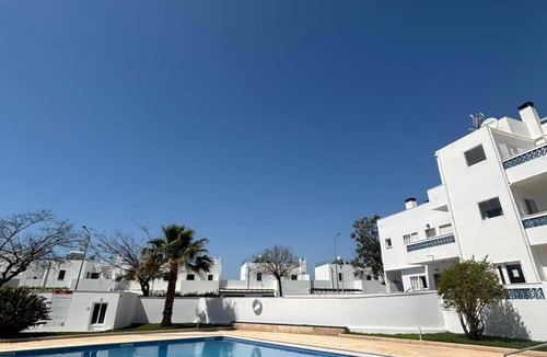 Santa Luzia Apartment | Charming 2-bedroom apartment in Santa Luzia with AC