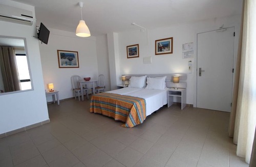 Albufeira Hotel | Charming Albufeira Escape Near Stunning Beaches & Bustling Nightlife