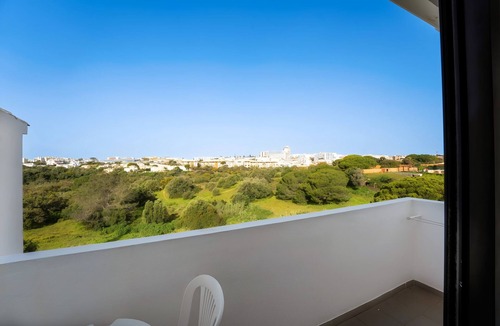Albufeira Hotel | Charming Albufeira Escape Near Stunning Beaches & Bustling Nightlife