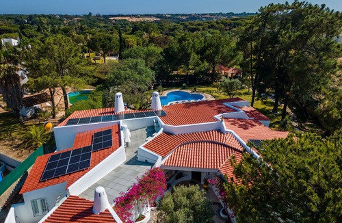 Ferrarias Villa | Charming Algarvian villa 2mins from Quinta do Lago golf courses and Vale de Lobo