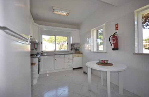 Quarteira Villa | Charming Villa, Private Pool, Walking Distance to Centre, Free AC & Wifi
