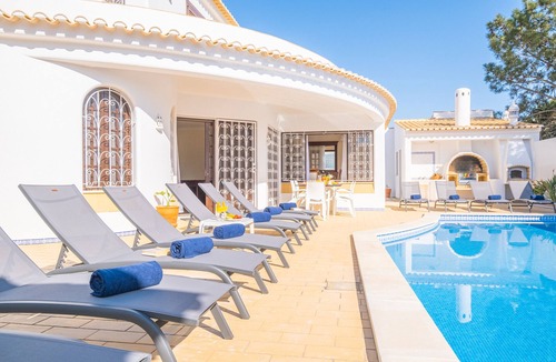 Sesmarias Villa | Charming Villa with Heatable Pool and BBQ