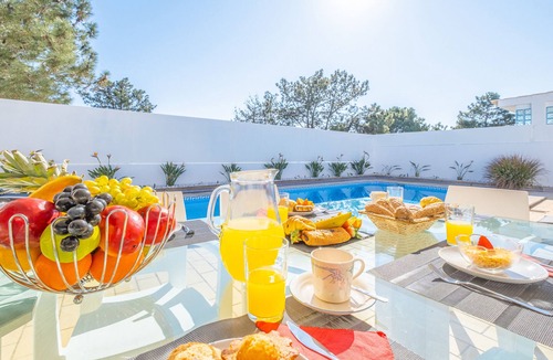 Sesmarias Villa | Charming Villa with Heatable Pool and BBQ